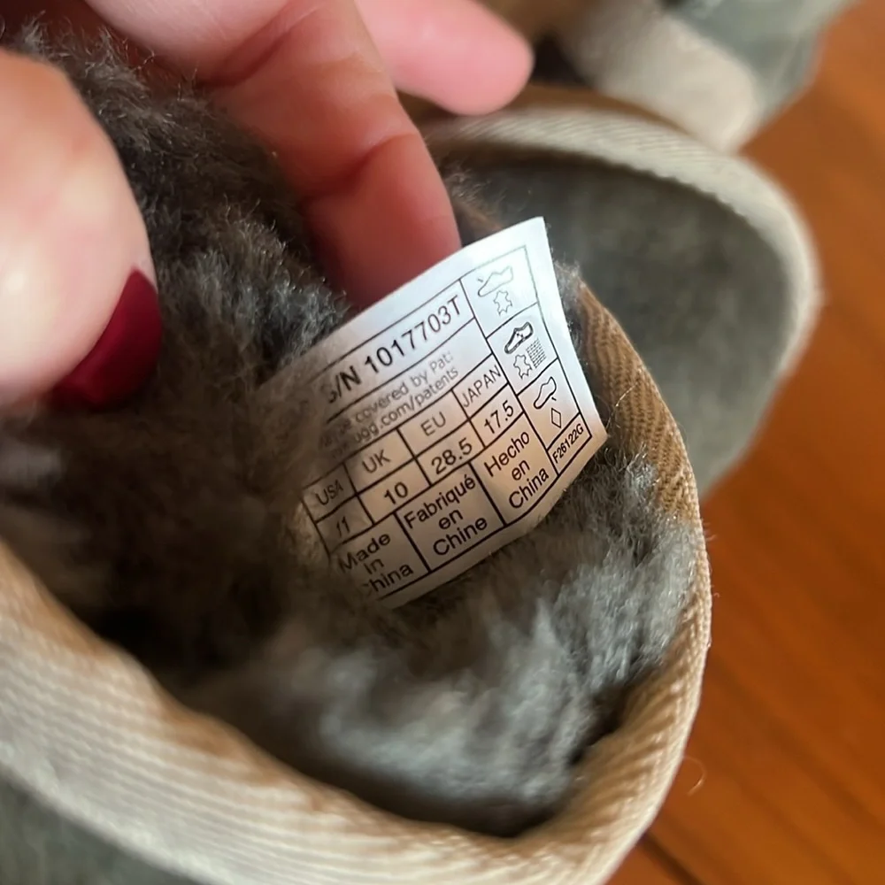 Toddler Classic II Uggs | Size 11 - Picture 6 of 6